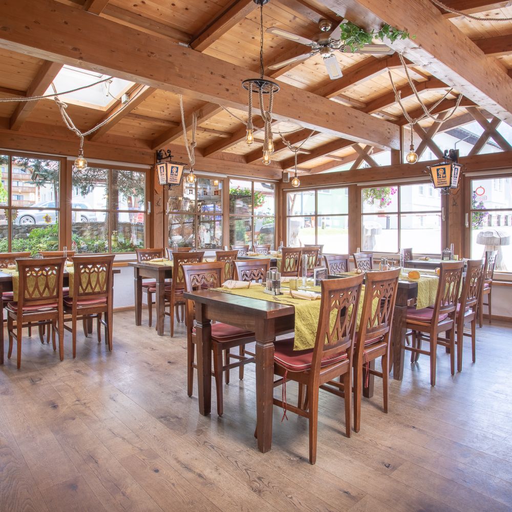 Ehrwald Restaurant Holzerstubn Wintergarten
